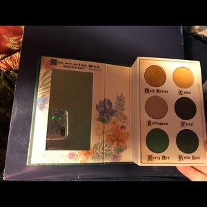 Robin Hood Fairy Tales Story Book Palette